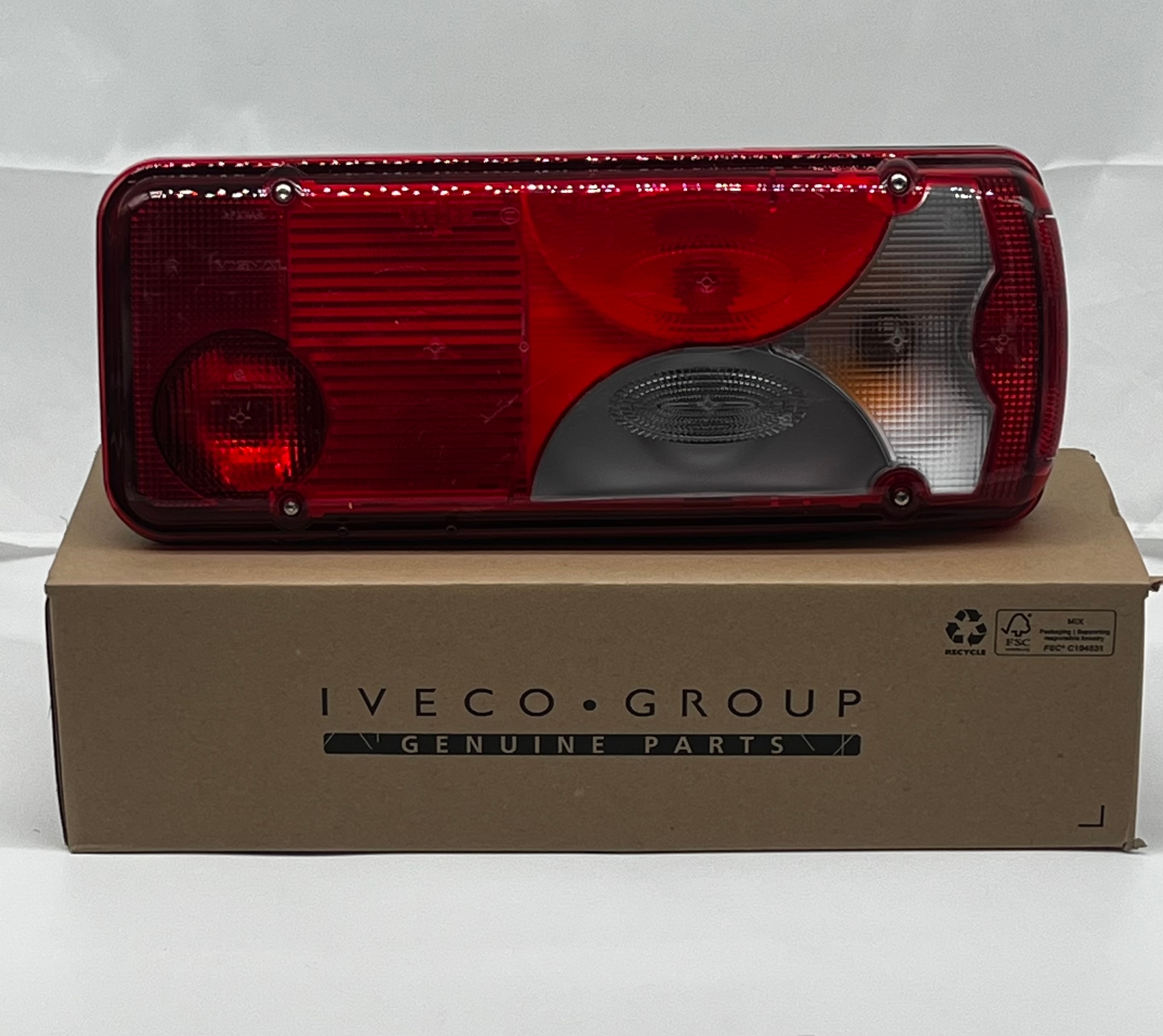 اسطب دبور يمين 7326 IVECO - Image 1