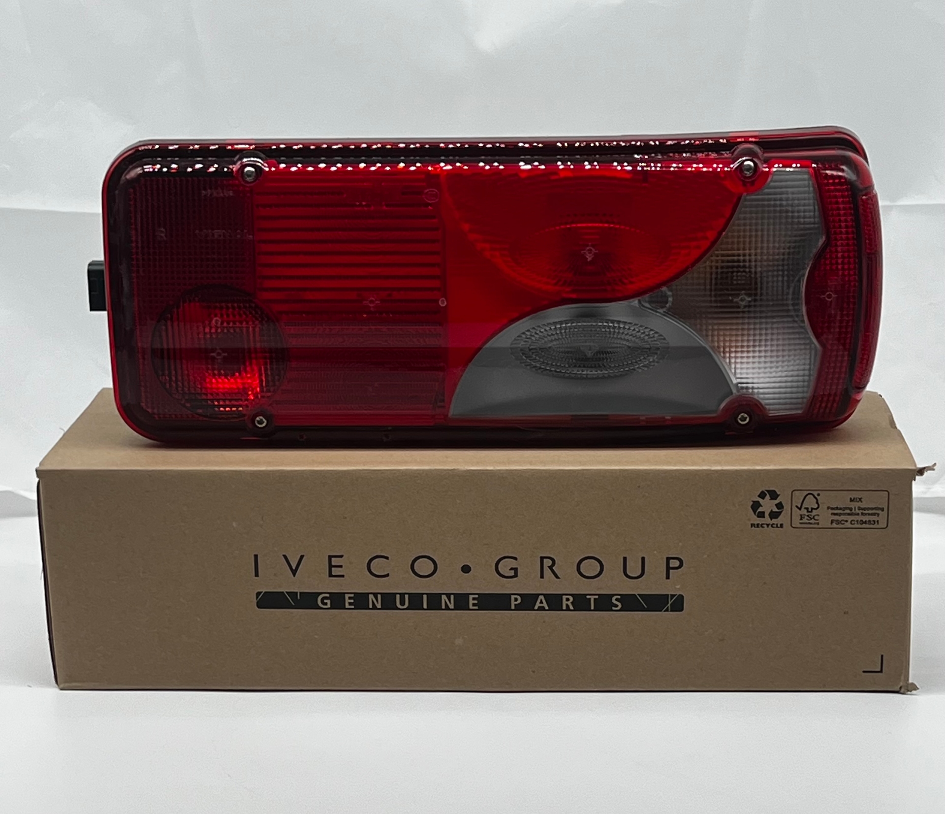 اسطب دبور اوروبية يمين 7202 IVECO - Image 1